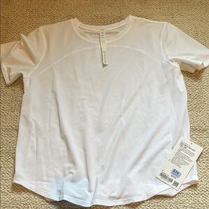 NEW Lululemon White Run & Train Tee, size 8